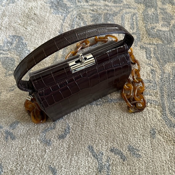 Gu_de Milky Brown Crocodile Pattern Handbag Carton Bag with Chain Strap - Picture 3 of 7